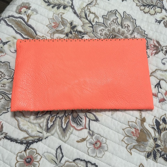 Bright clutch - Picture 2 of 5